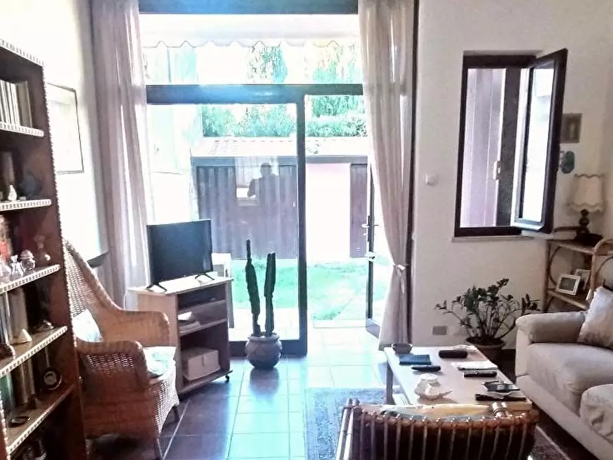 Immagine 5 di Villetta a schiera in vendita  a Carrara