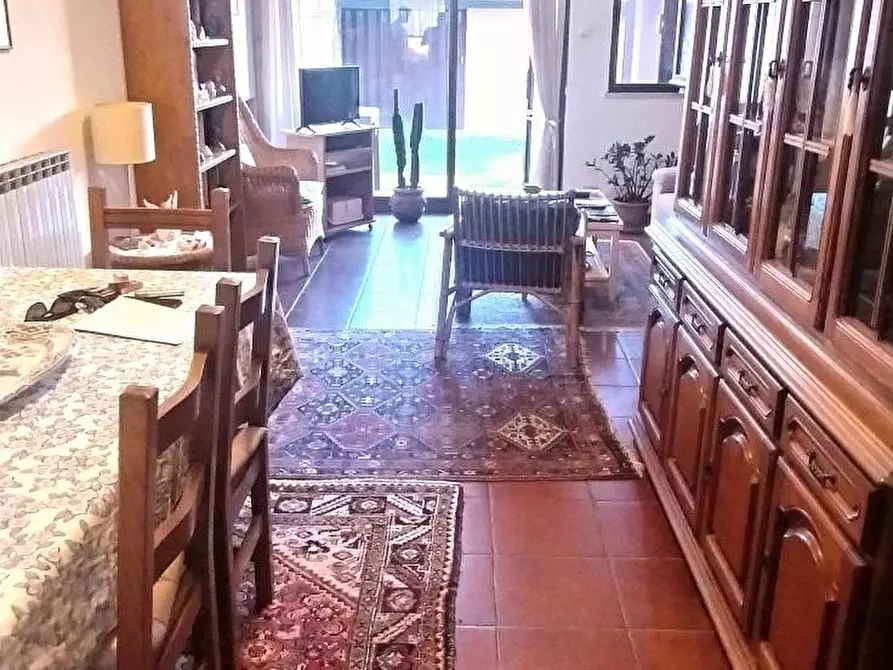 Immagine 4 di Villetta a schiera in vendita  a Carrara