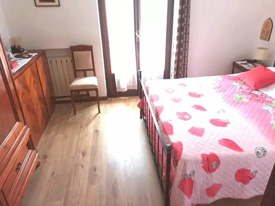 Immagine 15 di Villetta a schiera in vendita  a Carrara