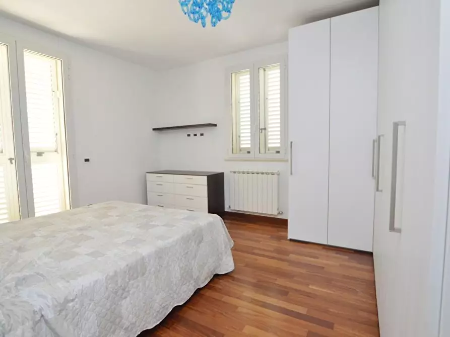 Immagine 9 di Villa in affitto  a Capannori