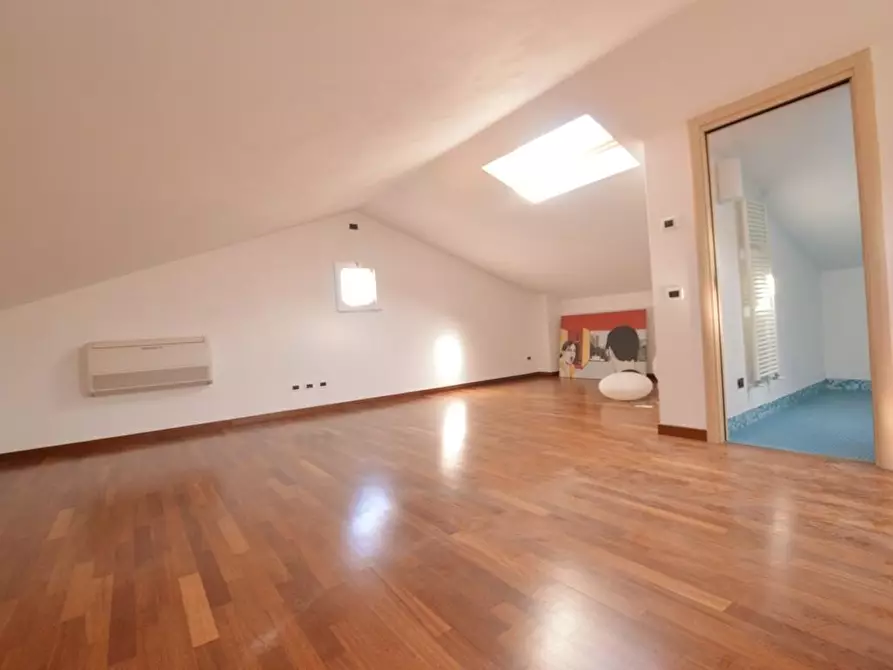 Immagine 16 di Villa in affitto  a Capannori