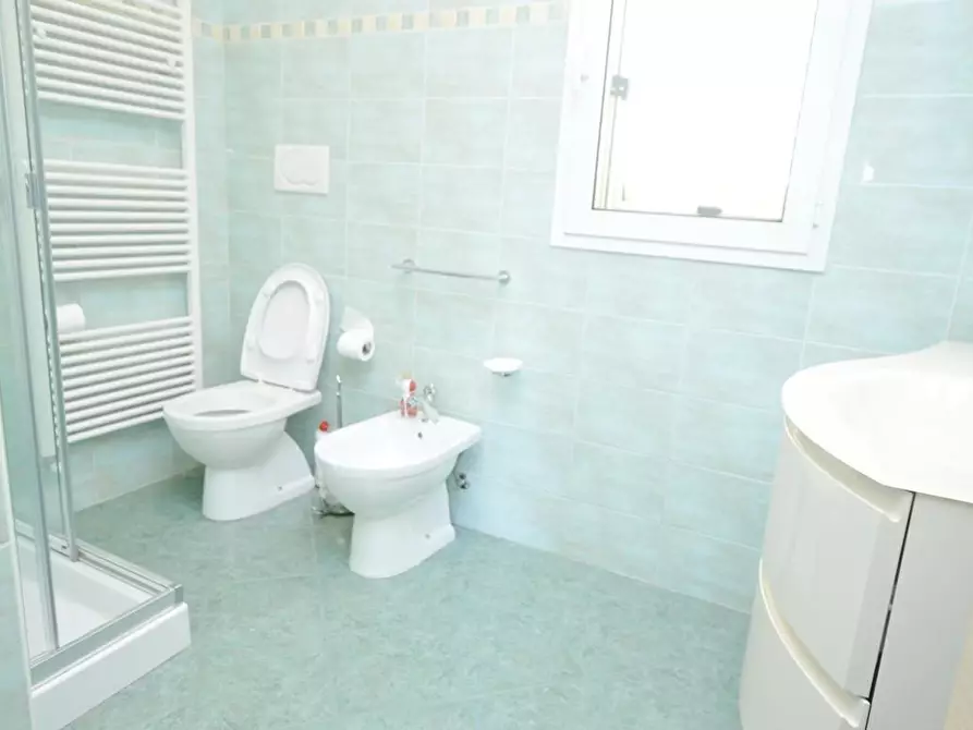 Immagine 6 di Villa in affitto  a Capannori