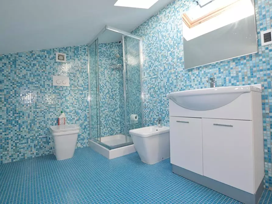 Immagine 18 di Villa in affitto  a Capannori