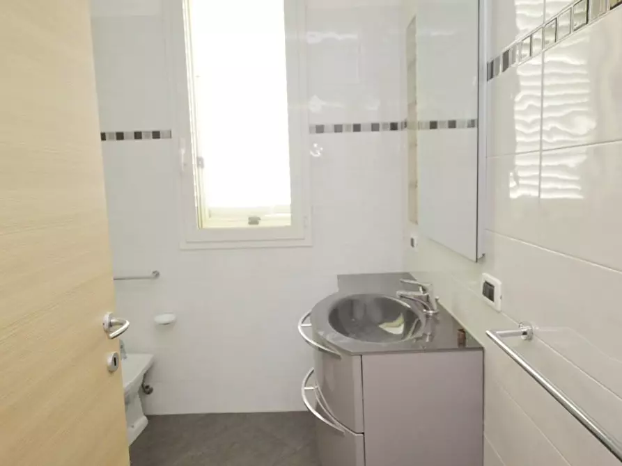 Immagine 14 di Villa in affitto  a Capannori