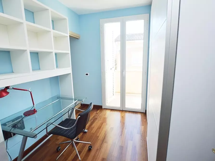 Immagine 15 di Villa in affitto  a Capannori