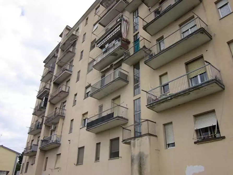 Immagine 2 di Appartamento in vendita  a Sannazzaro De' Burgondi