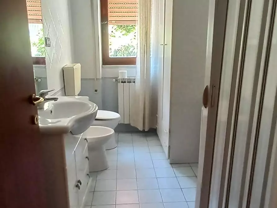 Immagine 12 di Appartamento in vendita  a Carrara