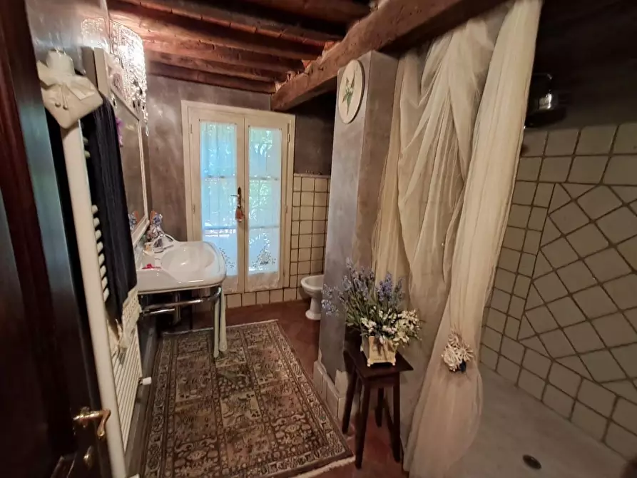 Immagine 31 di Villa in vendita  a Santa Maria A Monte