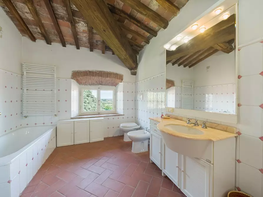 Immagine 70 di Villa in vendita  a Santa Maria A Monte