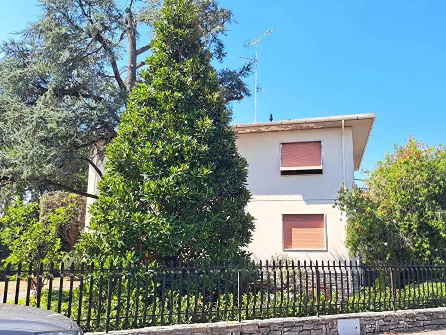 Immagine 2 di Casa trifamiliare in vendita  a Rosignano Marittimo