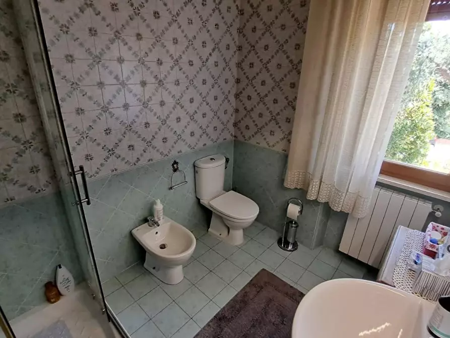 Immagine 15 di Casa trifamiliare in vendita  a Rosignano Marittimo