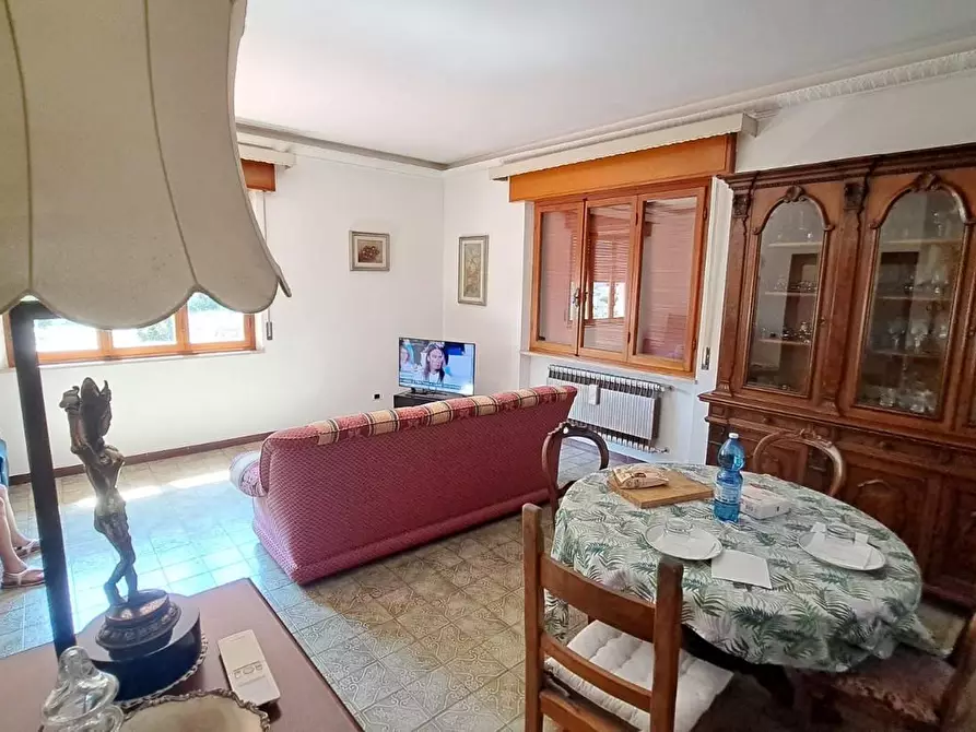 Immagine 8 di Casa trifamiliare in vendita  a Rosignano Marittimo