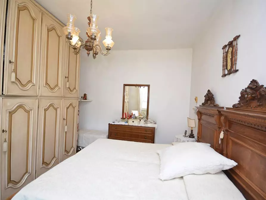 Immagine 11 di Casa semindipendente in vendita  a Montignoso