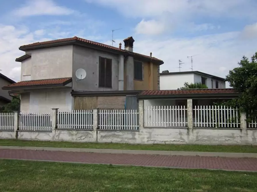 Immagine 3 di Villetta a schiera in vendita  a Casorate Primo