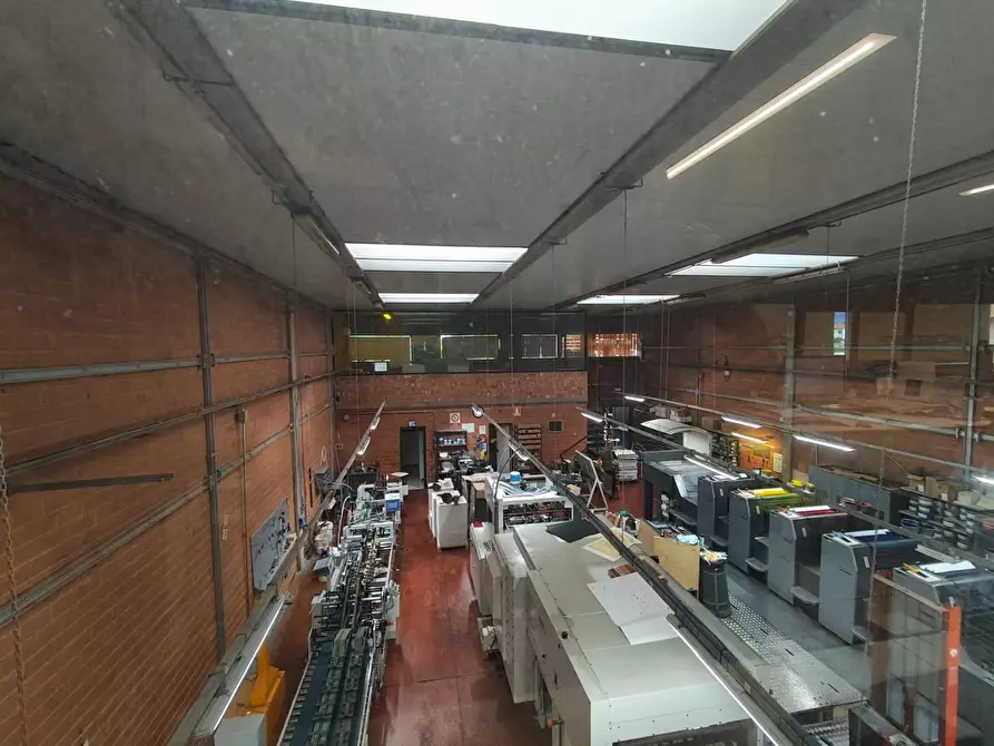 Immagine 16 di Attività artigianale in vendita  a Lucca