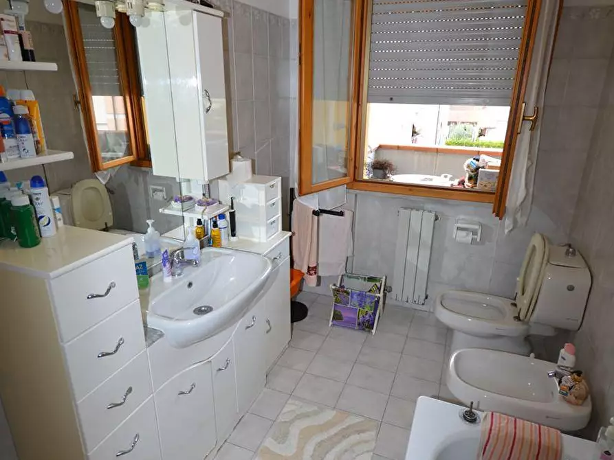 Immagine 22 di Appartamento in vendita  a Montignoso