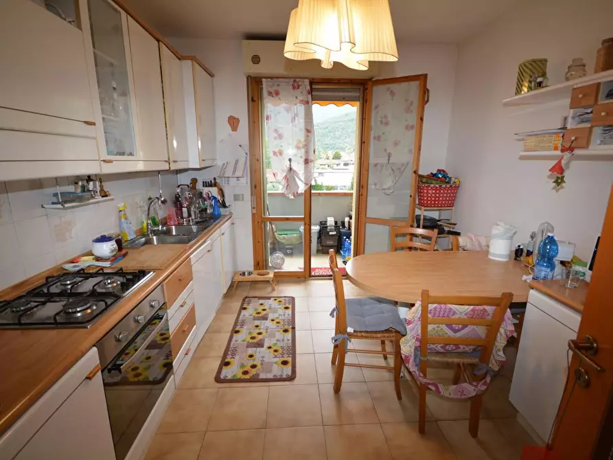 Immagine 7 di Appartamento in vendita  a Montignoso