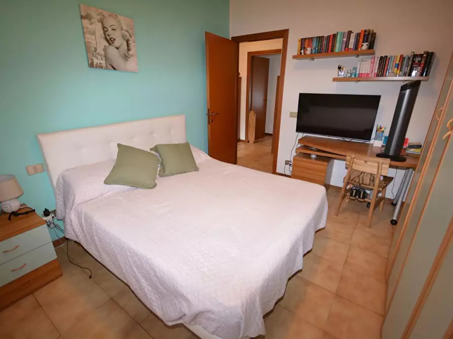 Immagine 13 di Appartamento in vendita  a Montignoso