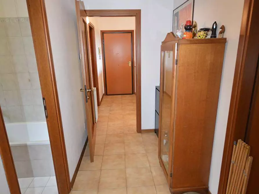 Immagine 8 di Appartamento in vendita  a Montignoso