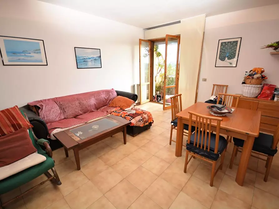 Immagine 1 di Appartamento in vendita  a Montignoso