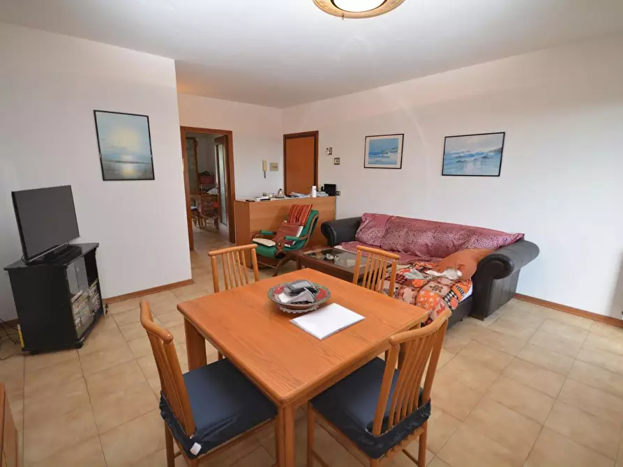 Immagine 4 di Appartamento in vendita  a Montignoso