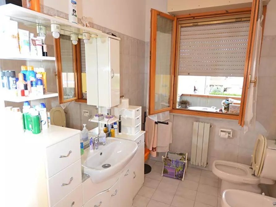 Immagine 21 di Appartamento in vendita  a Montignoso