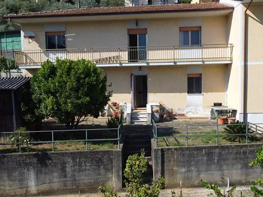 Immagine 40 di Casa bifamiliare in vendita  a Montignoso