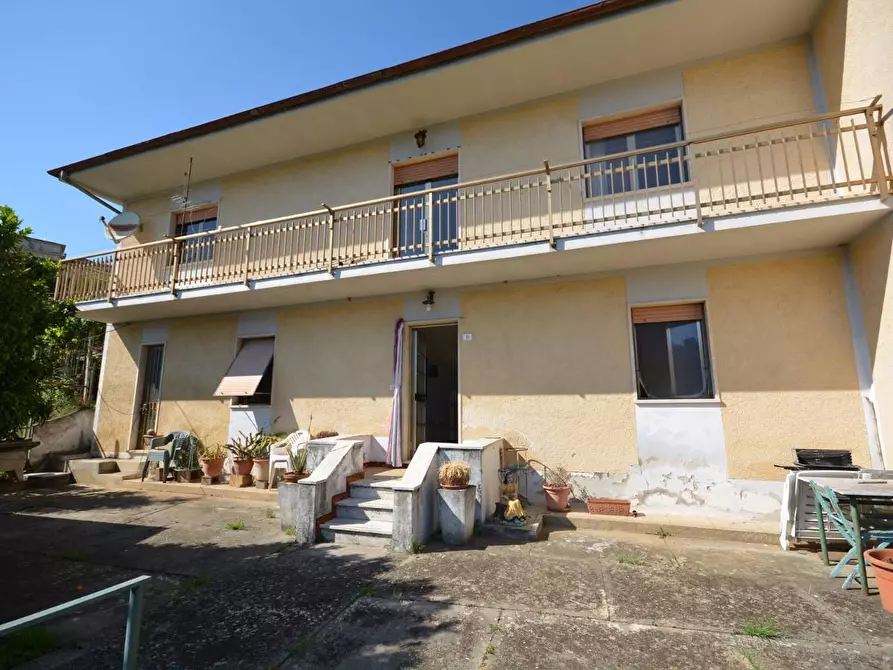 Immagine 7 di Casa bifamiliare in vendita  a Montignoso