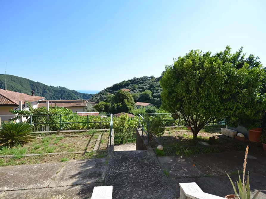 Immagine 12 di Casa bifamiliare in vendita  a Montignoso