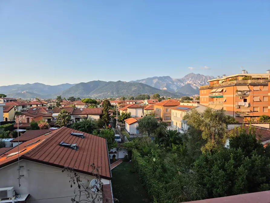 Immagine 8 di Appartamento in vendita  a Carrara