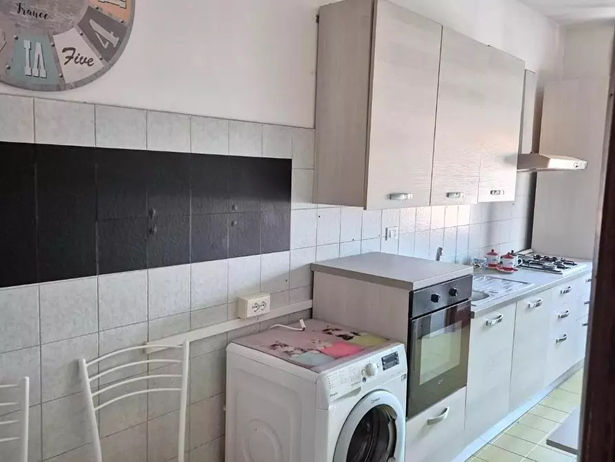 Immagine 3 di Appartamento in vendita  a Carrara