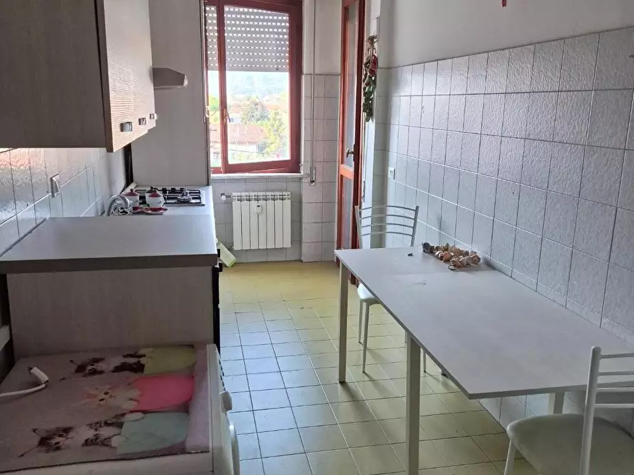 Immagine 5 di Appartamento in vendita  a Carrara