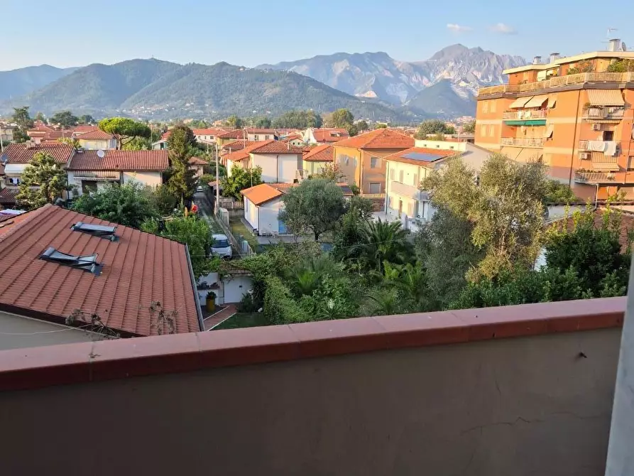 Immagine 9 di Appartamento in vendita  a Carrara