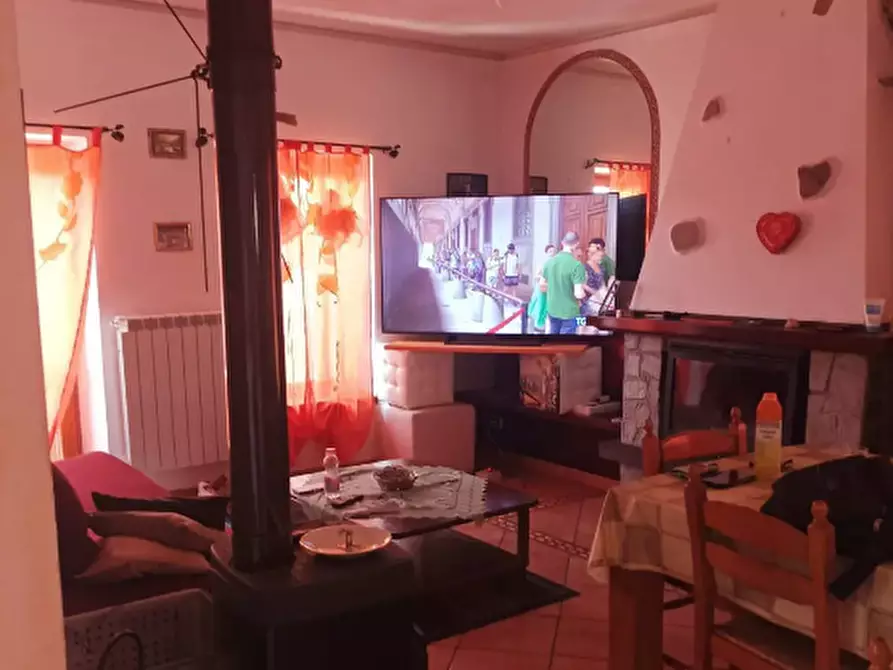 Immagine 2 di Appartamento in vendita  a Borgofranco D'ivrea