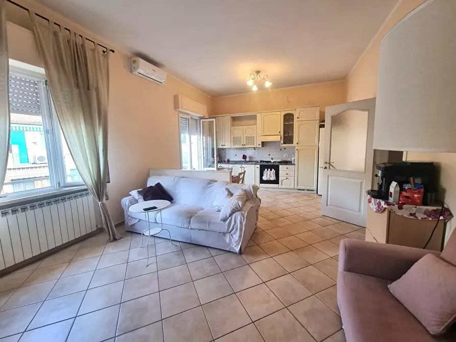 Immagine 1 di Appartamento in vendita  a Viareggio