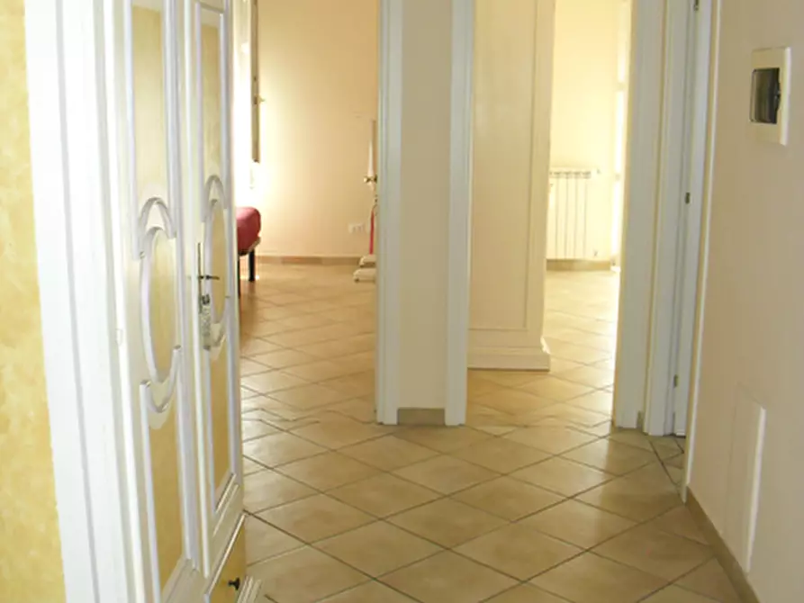 Immagine 9 di Appartamento in vendita  a Viareggio