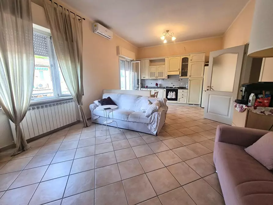 Immagine 4 di Appartamento in vendita  a Viareggio