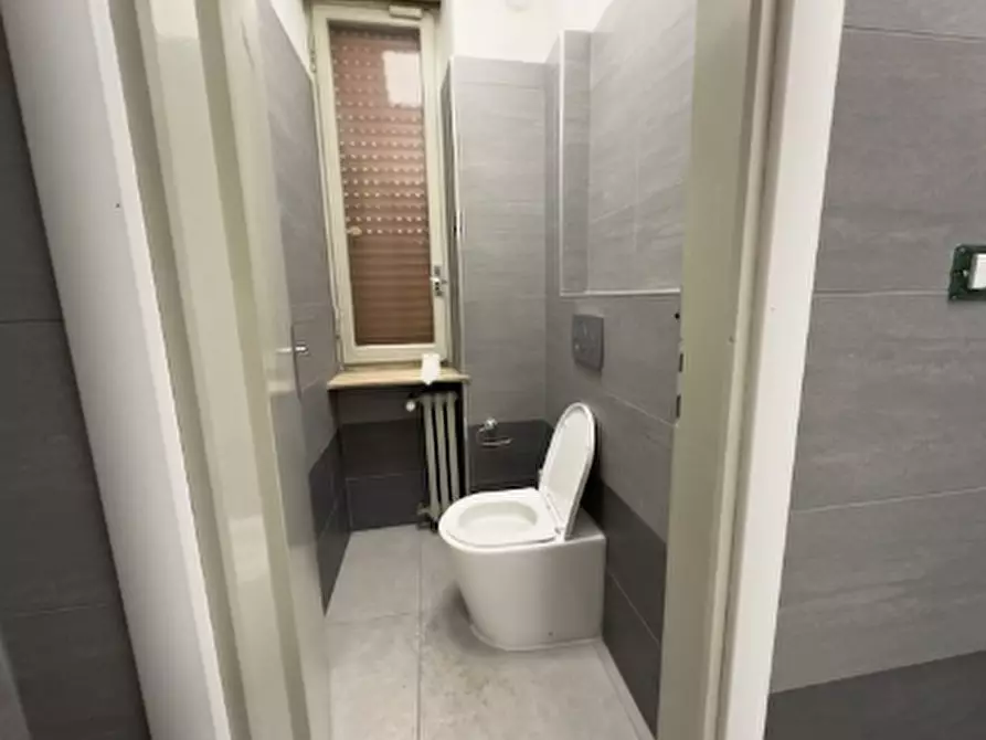 Immagine 8 di Ufficio in vendita  a Torino