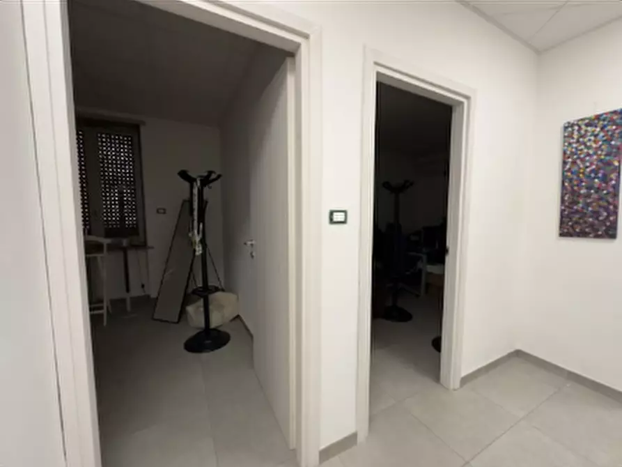 Immagine 9 di Ufficio in vendita  a Torino