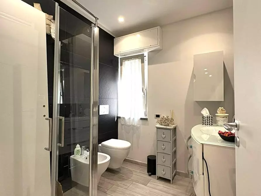 Immagine 17 di Villa in vendita  a Massa