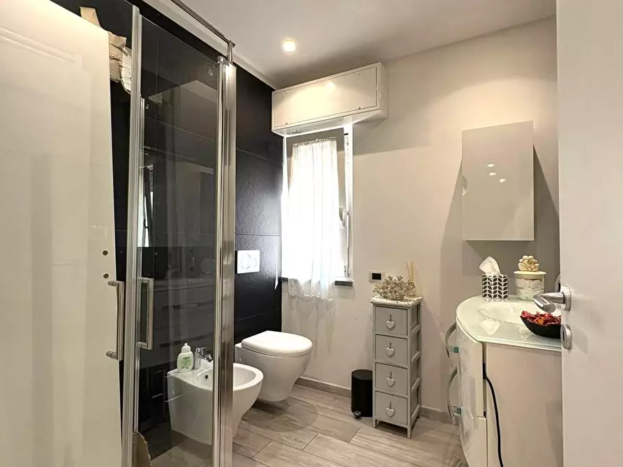 Immagine 15 di Villa in vendita  a Massa