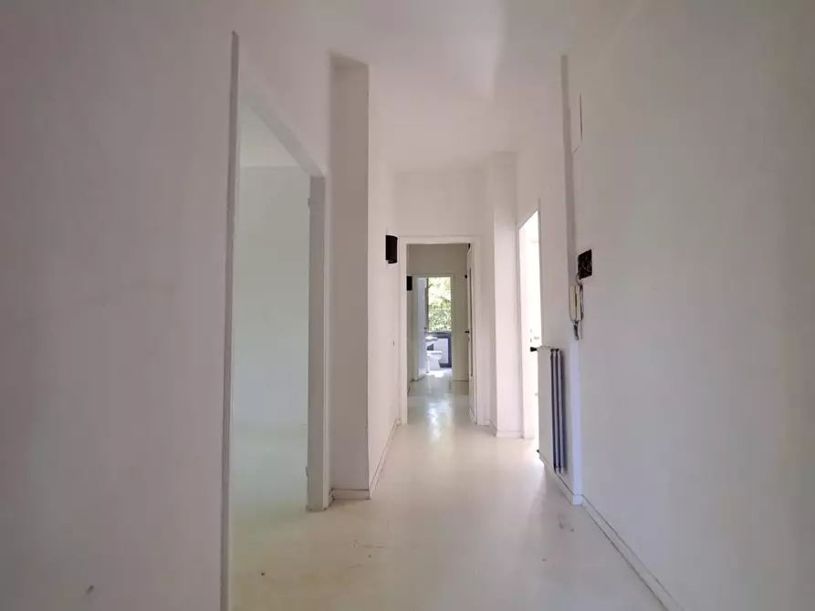 Immagine 4 di Appartamento in vendita  a Massa