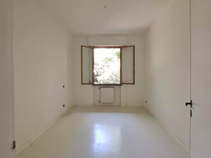 Immagine 8 di Appartamento in vendita  a Massa