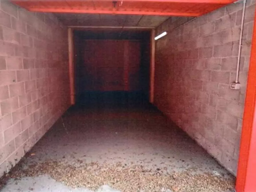 Immagine 1 di Garage in vendita  a Milano