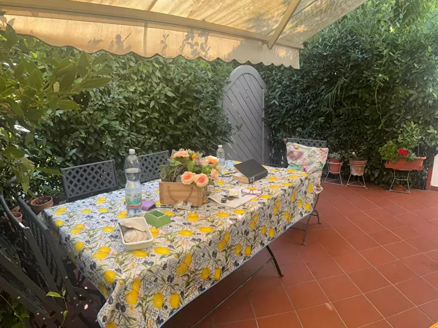 Immagine 2 di Villetta a schiera in vendita  a Massa