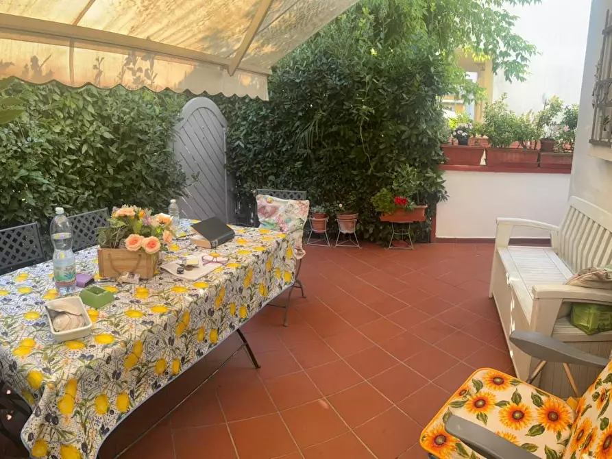 Immagine 1 di Villetta a schiera in vendita  a Massa