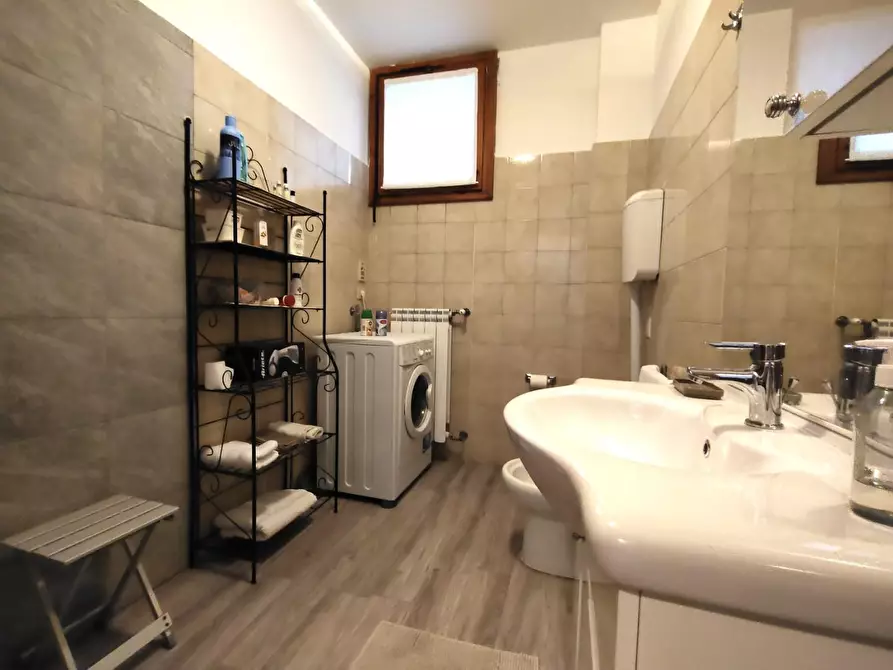 Immagine 18 di Appartamento in vendita  a Bergamo