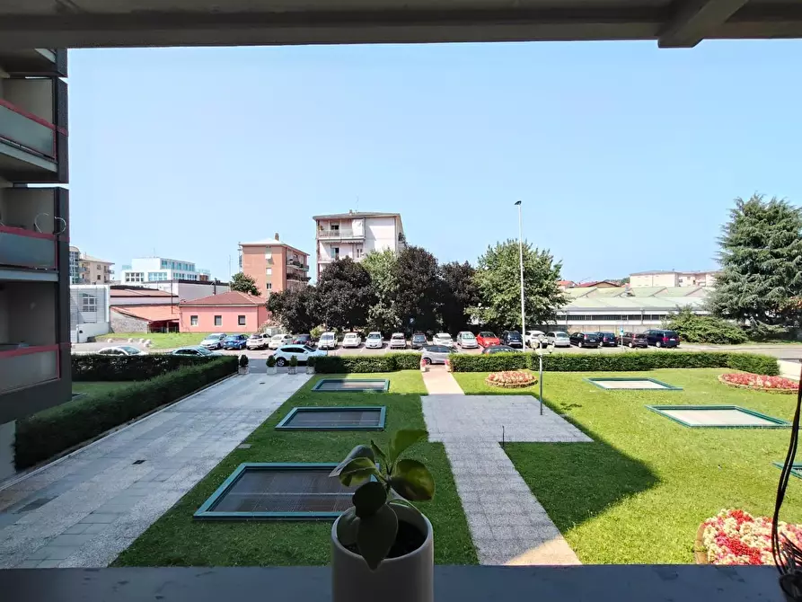 Immagine 13 di Appartamento in vendita  a Bergamo