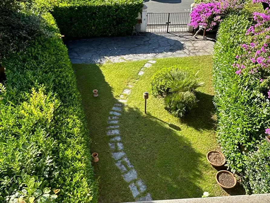 Immagine 6 di Casa trifamiliare in vendita  a Montignoso