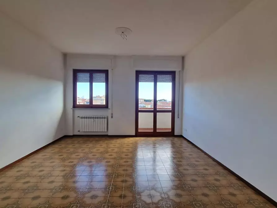 Immagine 4 di Appartamento in vendita  a Carrara